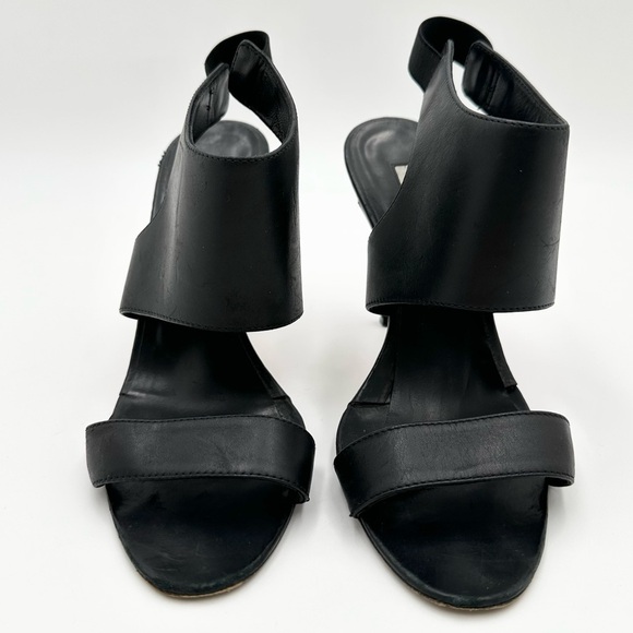 Manolo Blahnik Slingback Leather Peep Toe High Heels - Picture 3 of 14